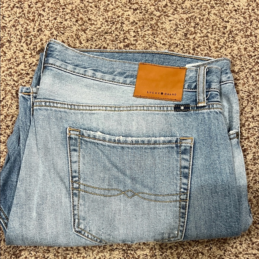 Lucky jeans size 40x32 skinny